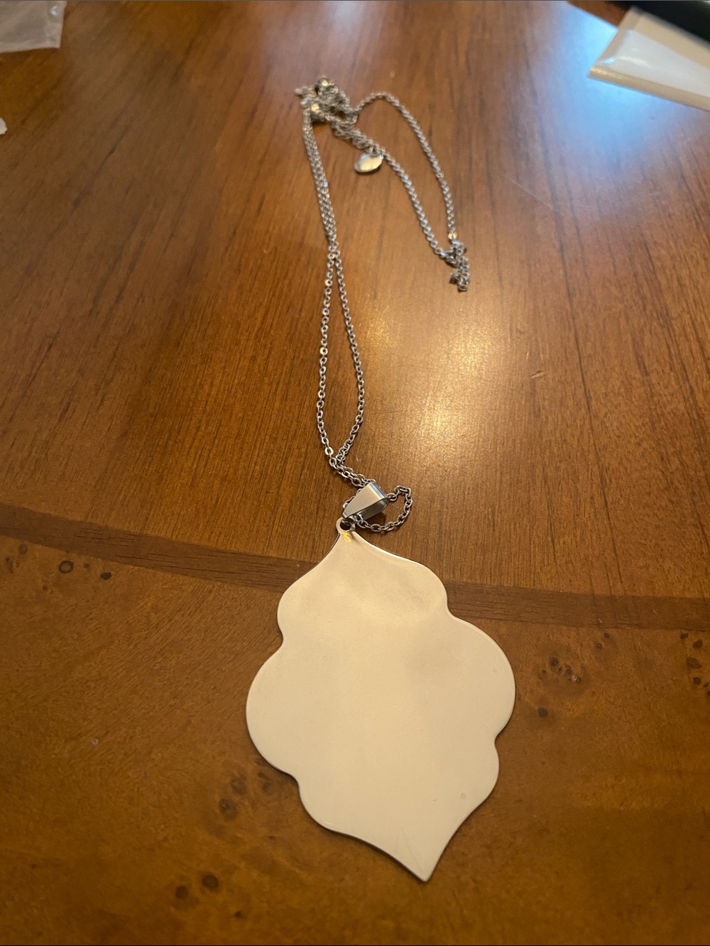 Plunder Silver-Tone Chain Necklace with Cream Quatrefoil Pendant